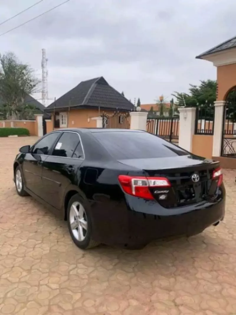 TOYOTA Camry - 2014