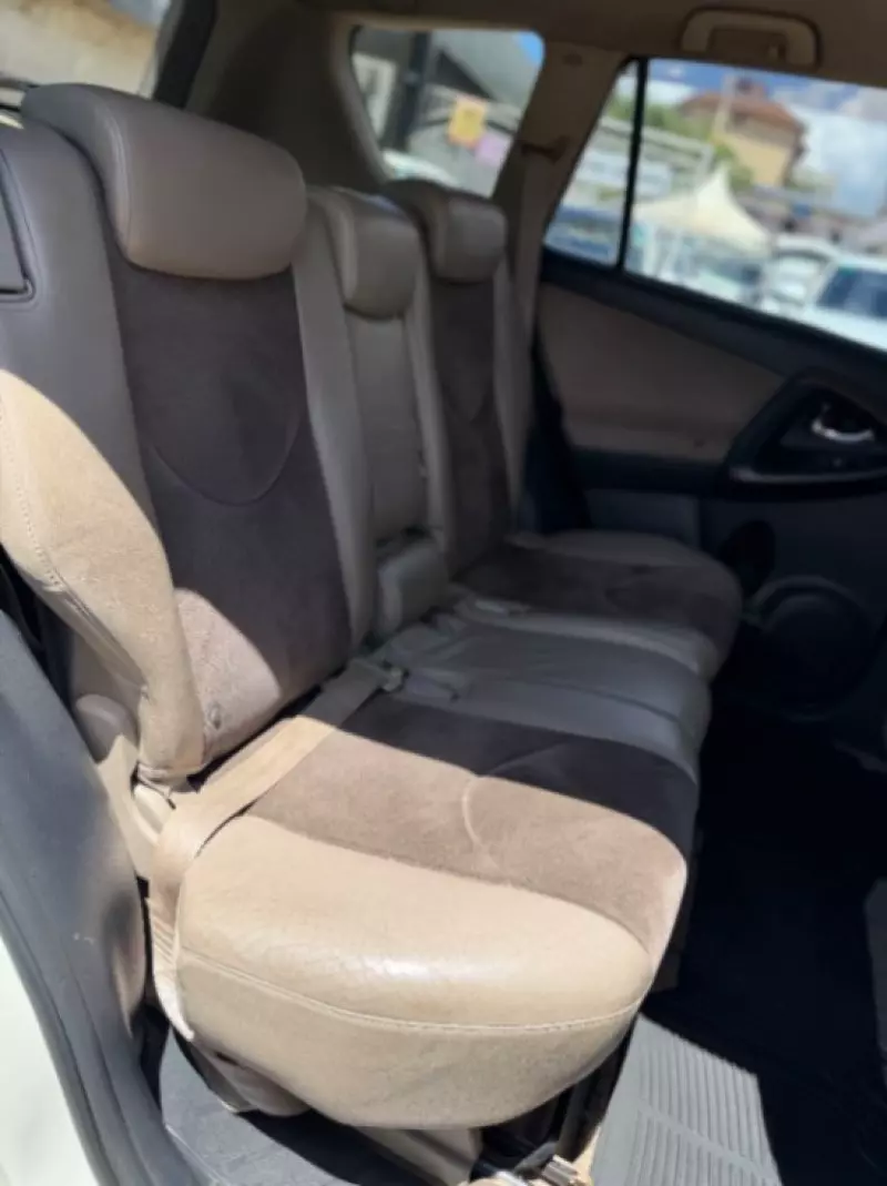 Toyota Vanguard    - 2007