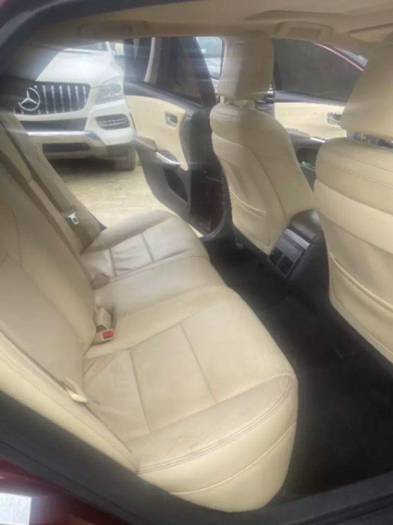 TOYOTA Avalon   - 2013
