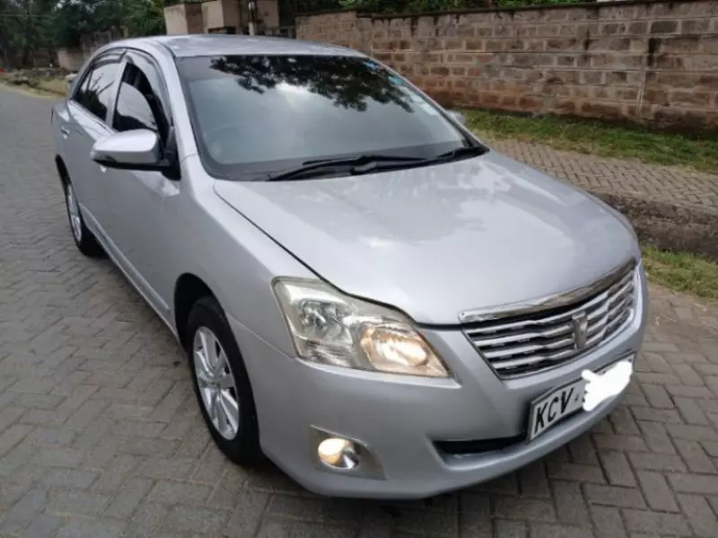 TOYOTA Premio - 2013