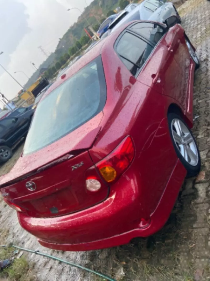 TOYOTA corolla   - 2009