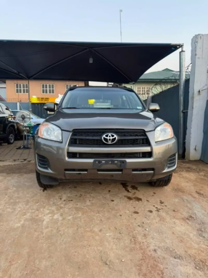 Toyota RAV 4   - 2010