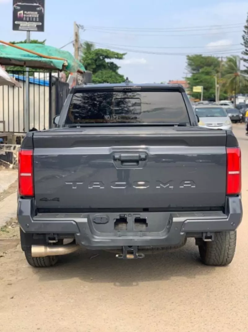 Toyota Tacoma   - 2024