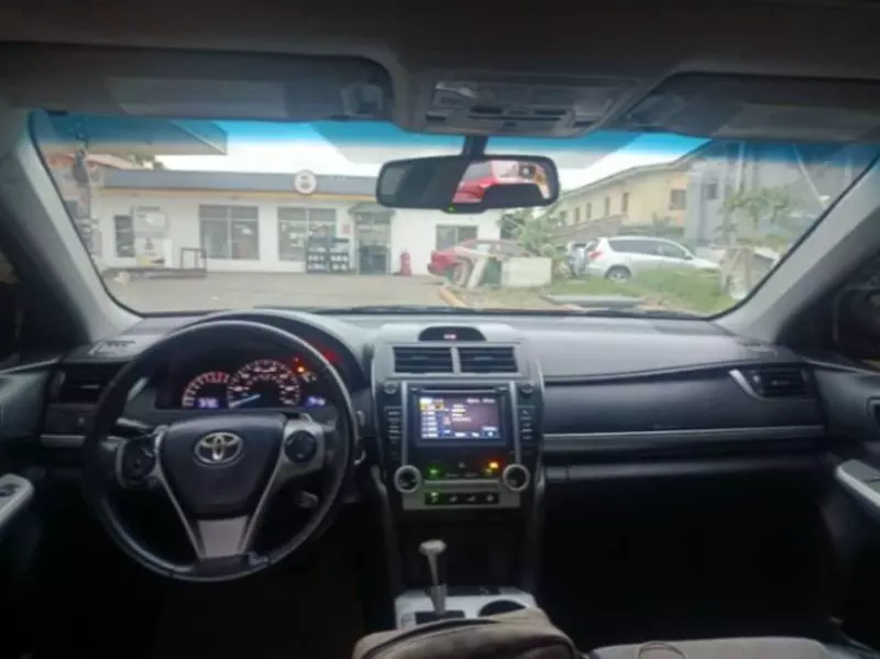Toyota Camry   - 2012