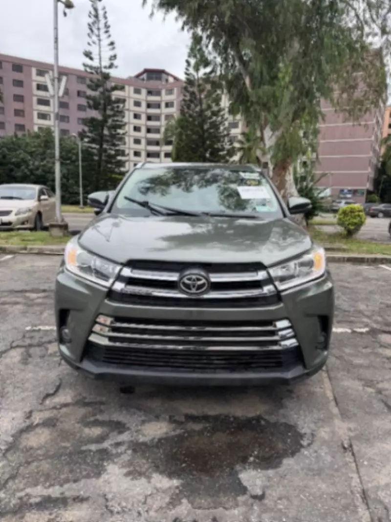 Toyota Highlander   - 2017