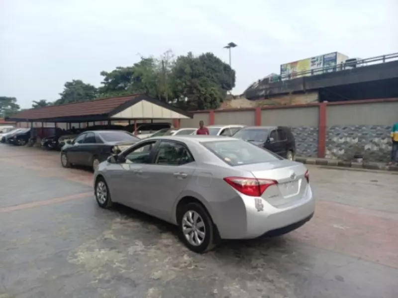 TOYOTA Corolla - 2014