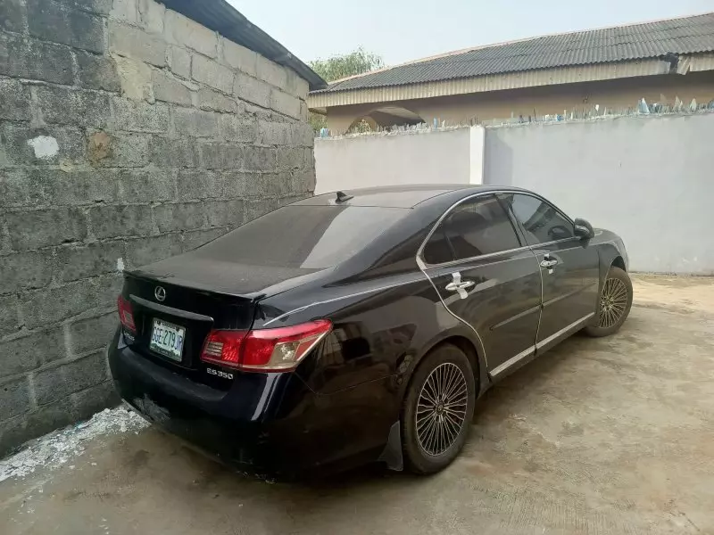 Lexus ES - 2010