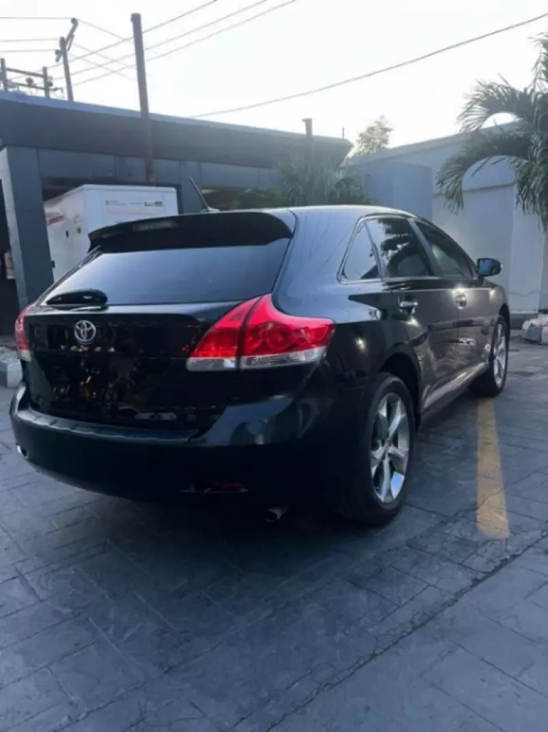 Toyota Venza   - 2011
