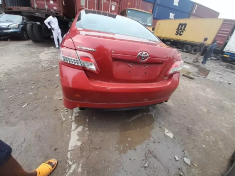 TOYOTA Camry   - 2010