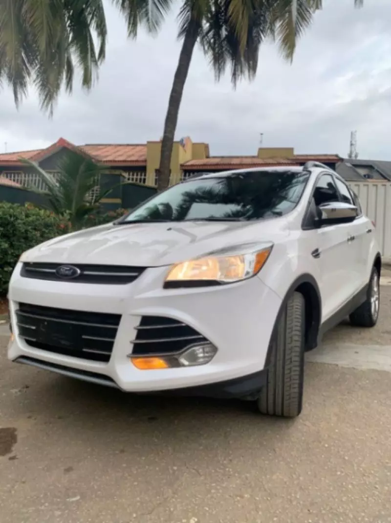 Ford Escape   - 2016