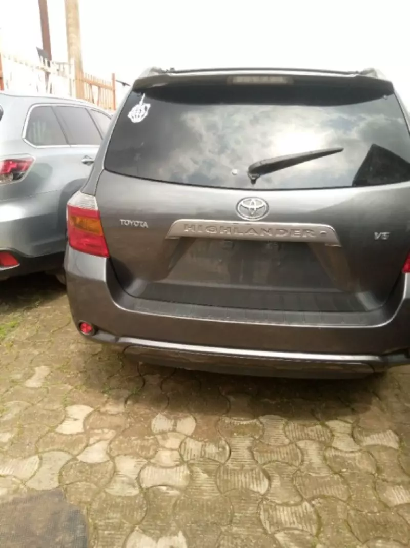 Toyota Highlander   - 2009