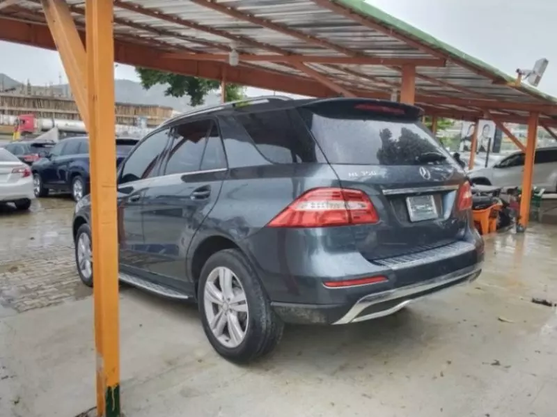 Mercedes-Benz ML-Class   - 2012
