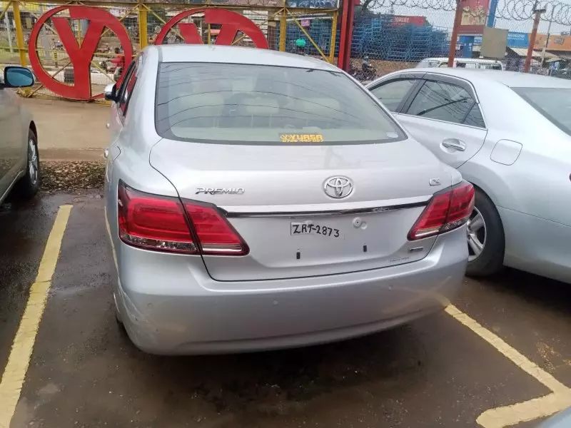 Toyota Premio    - 2016