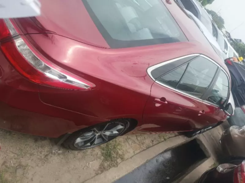 Toyota camry   - 2016