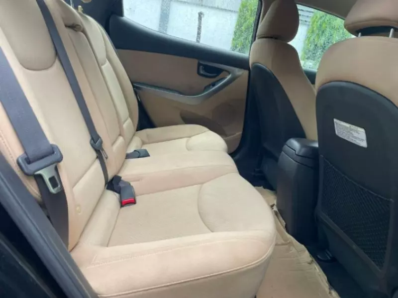 Hyundai Elantra   - 2013