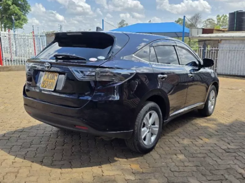 Toyota Harrier   - 2015