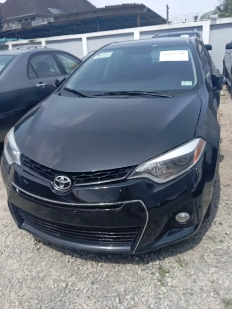 Toyota Corolla   - 2015