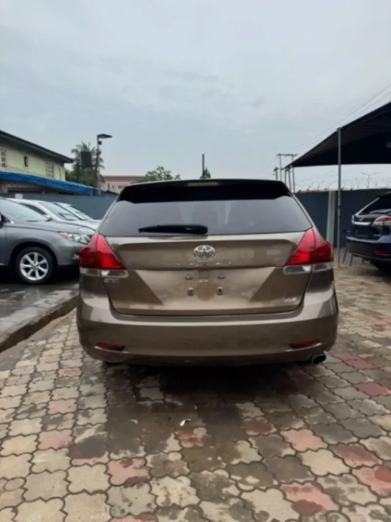 Toyota Venza   - 2014
