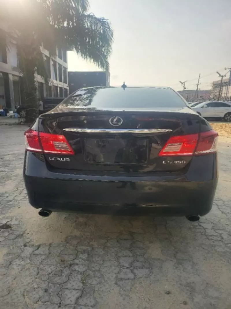 Lexus ES 350   - 2010