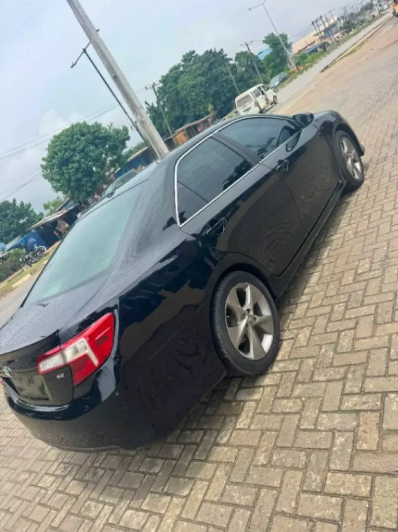 TOYOTA Camry   - 2012