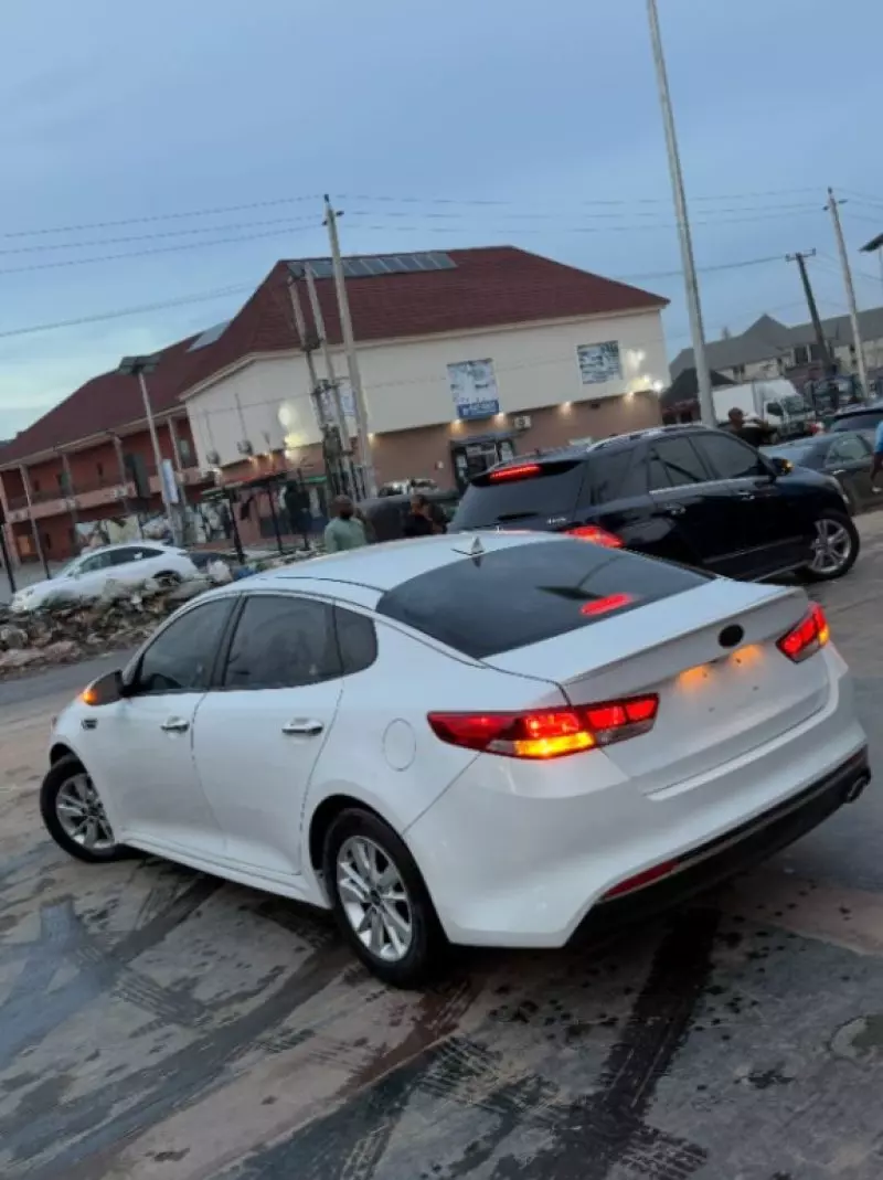 KIA Optima   - 2017