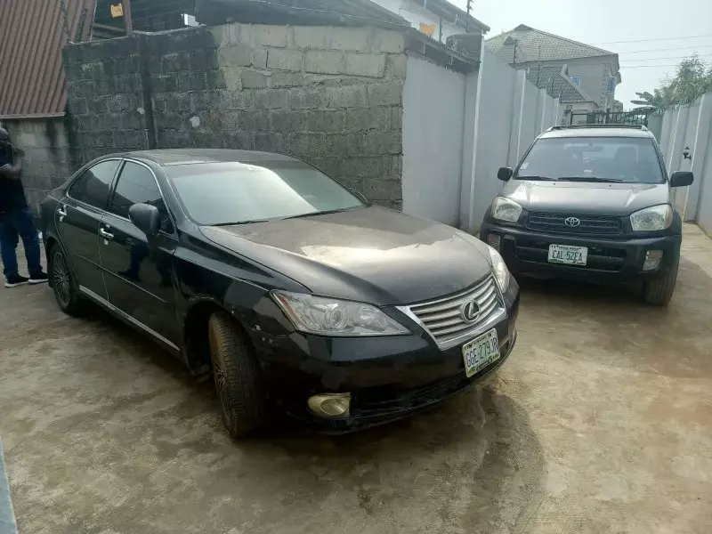Lexus ES - 2010