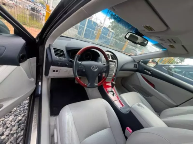 Lexus ES   - 2009