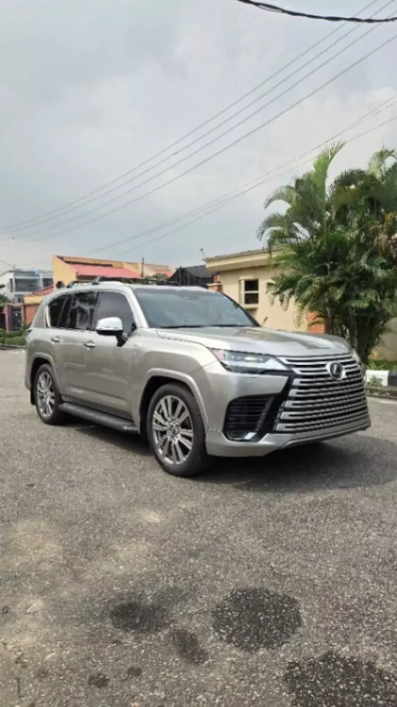 Lexus LX   - 2023