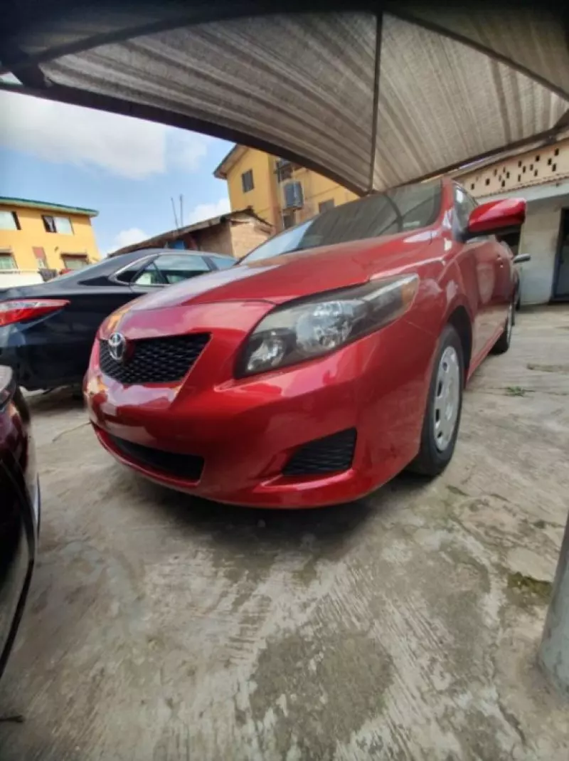 TOYOTA Corolla - 2010