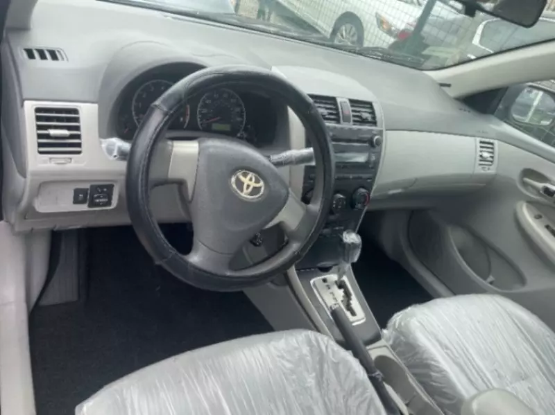 TOYOTA Corolla   - 2010