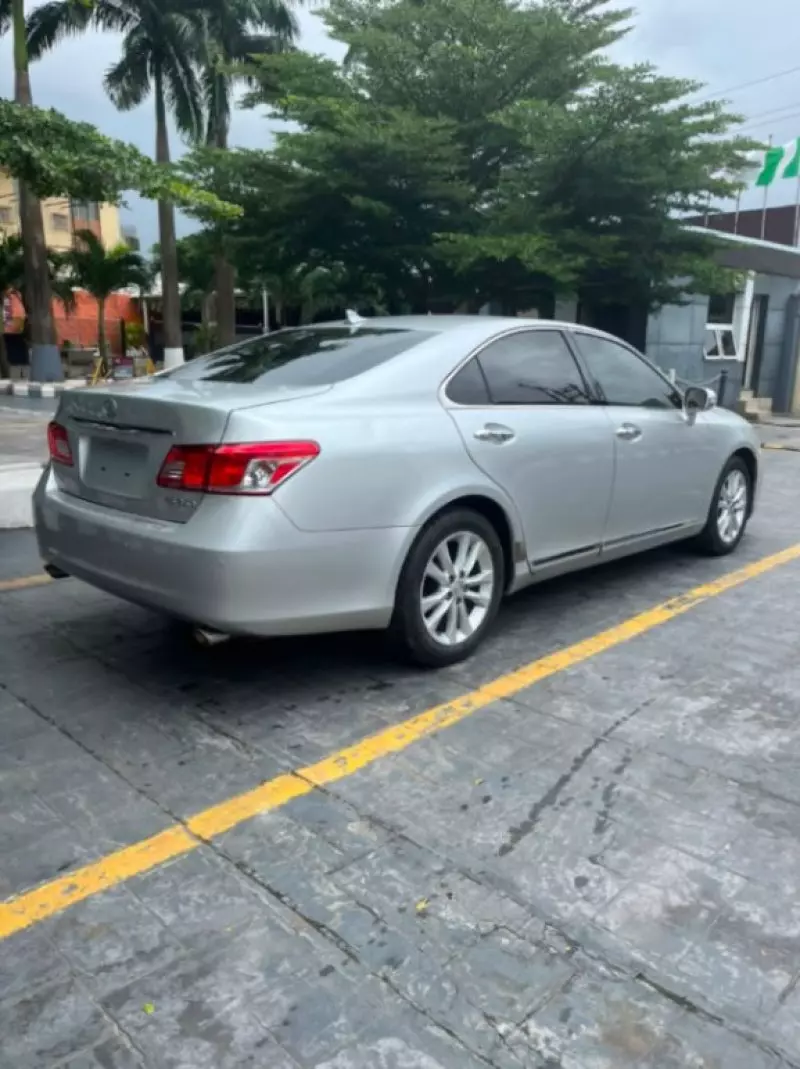 Lexus ES - 2012