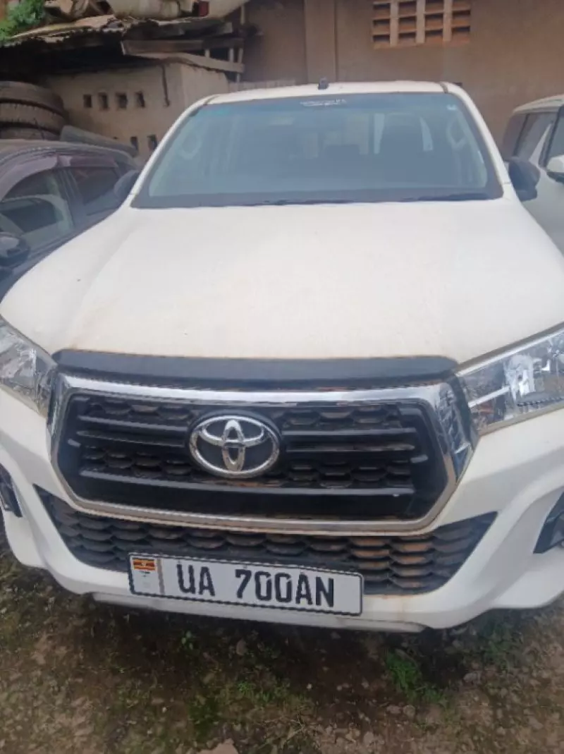 Toyota Hilux   - 2012