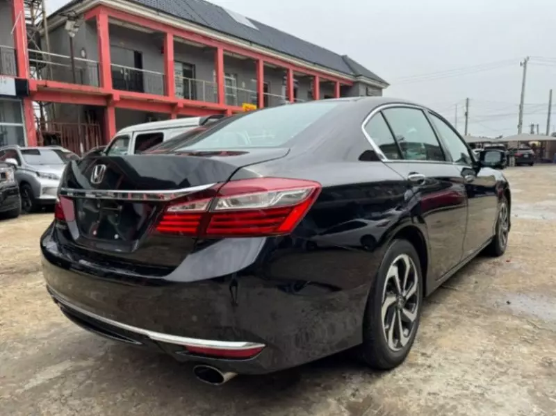 Honda Accord   - 2016