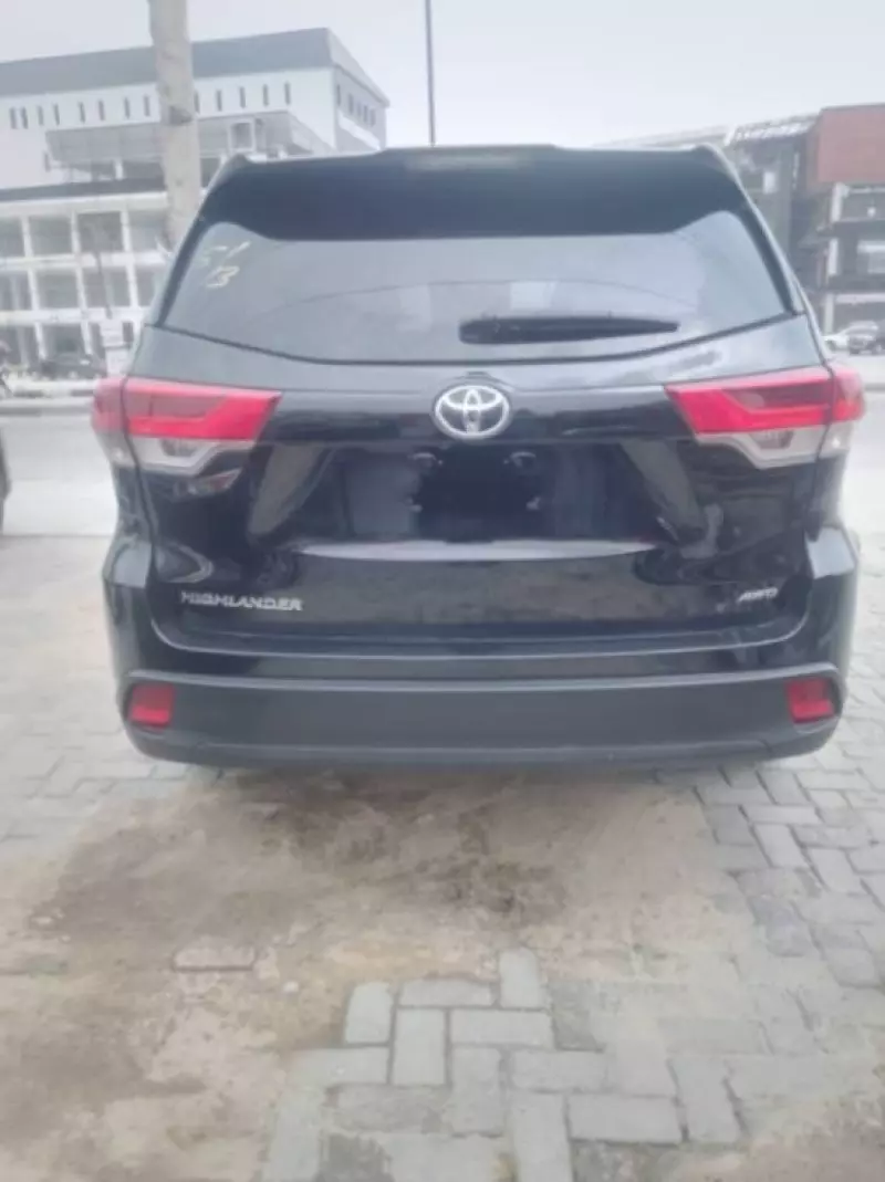 Toyota Highlander   - 2019