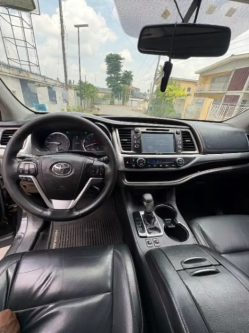 TOYOTA Highlander   - 2015