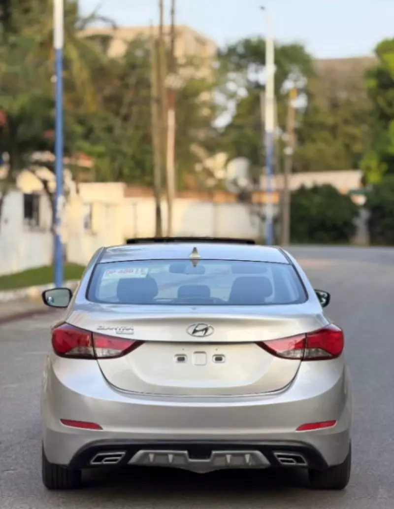 Hyundai Elantra   - 2015