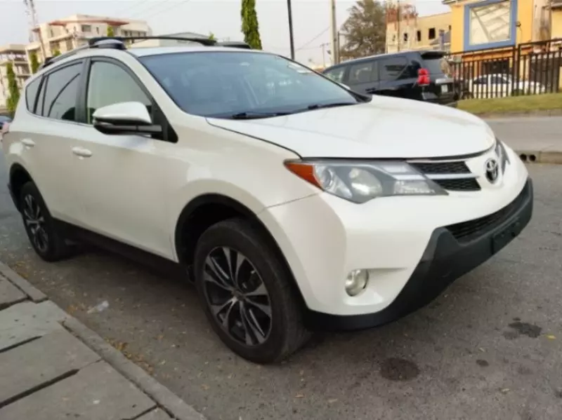 Toyota RAV 4   - 2015