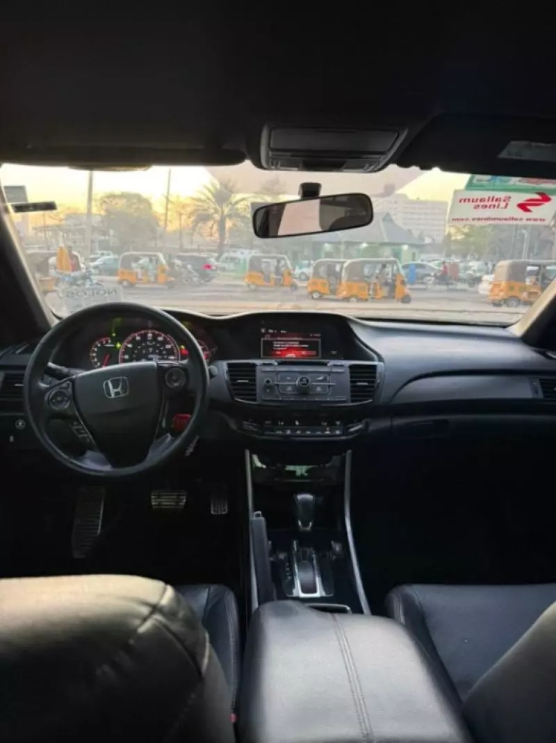 Honda Accord   - 2017