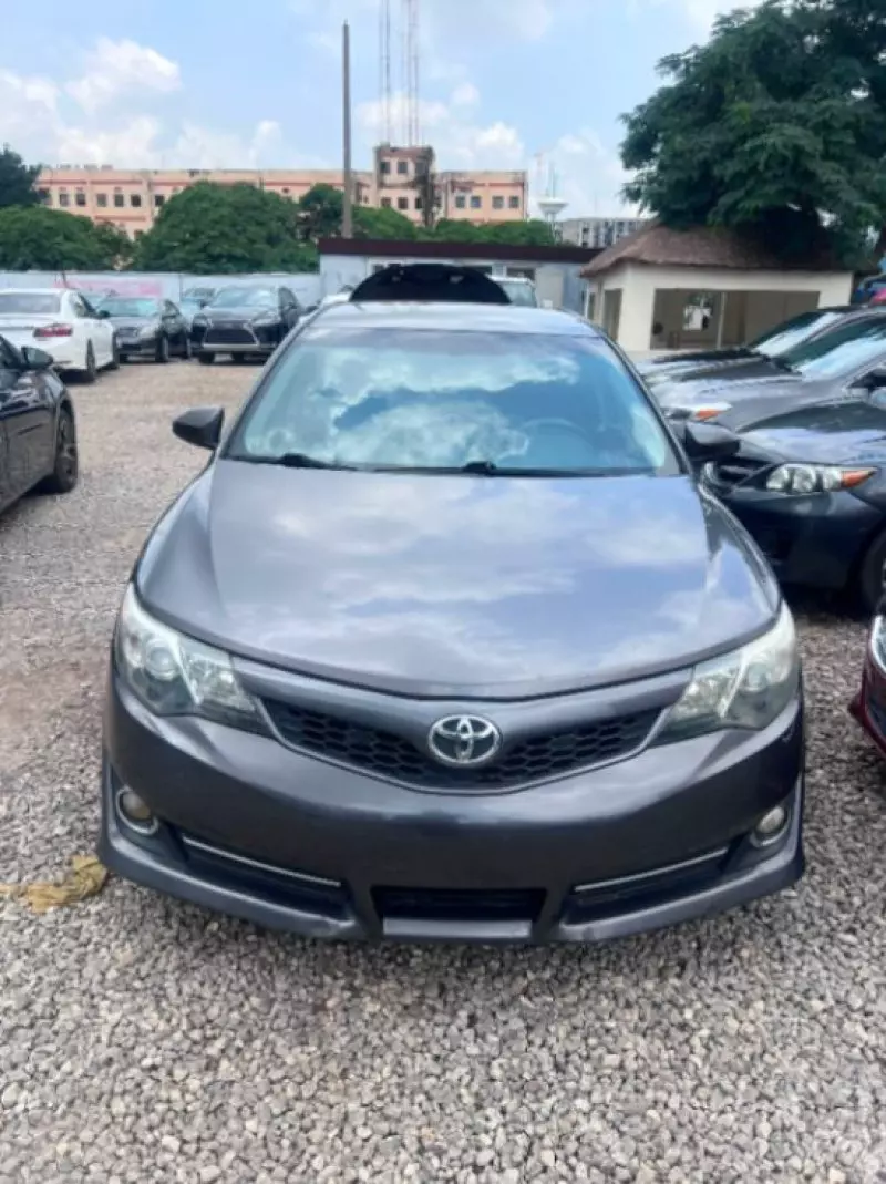 TOYOTA Camry - 2014