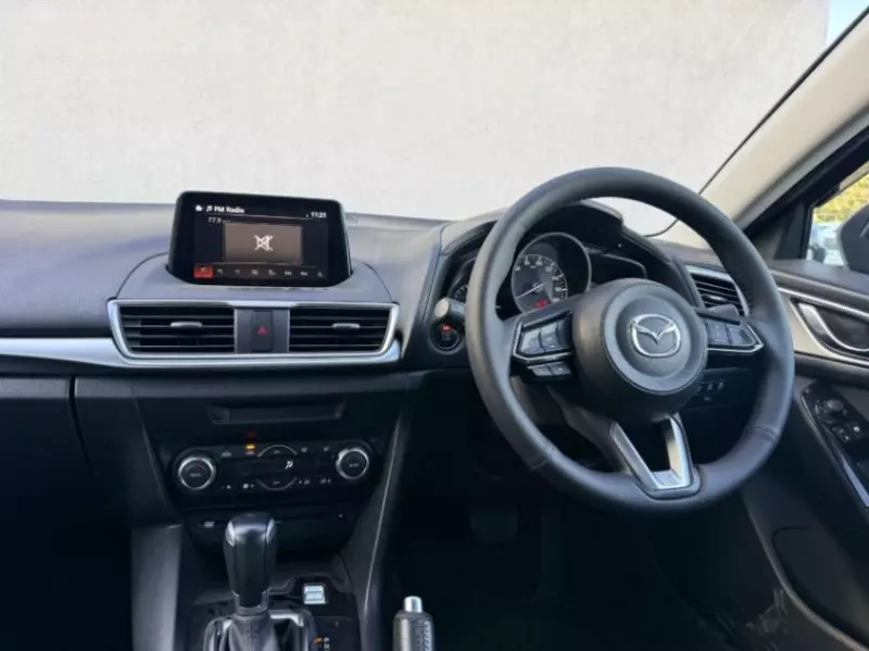Mazda Axela    - 2018