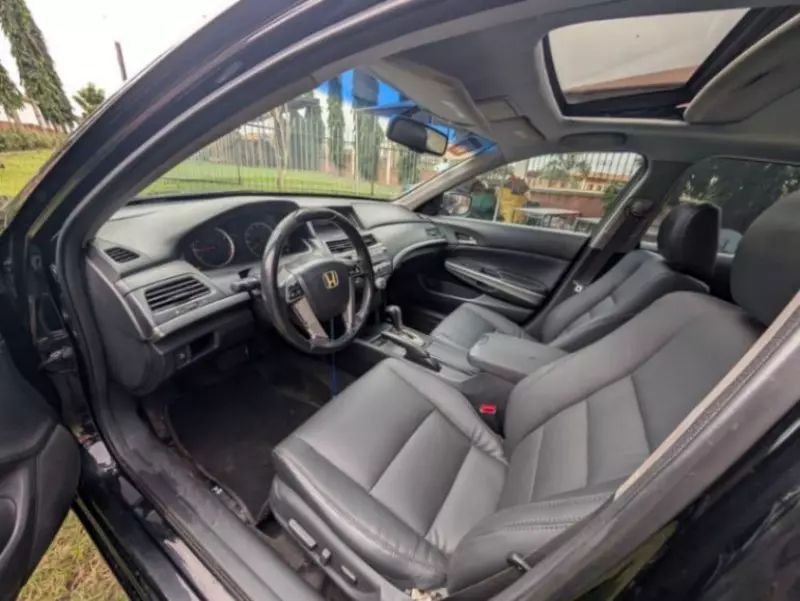 Honda Accord   - 2010