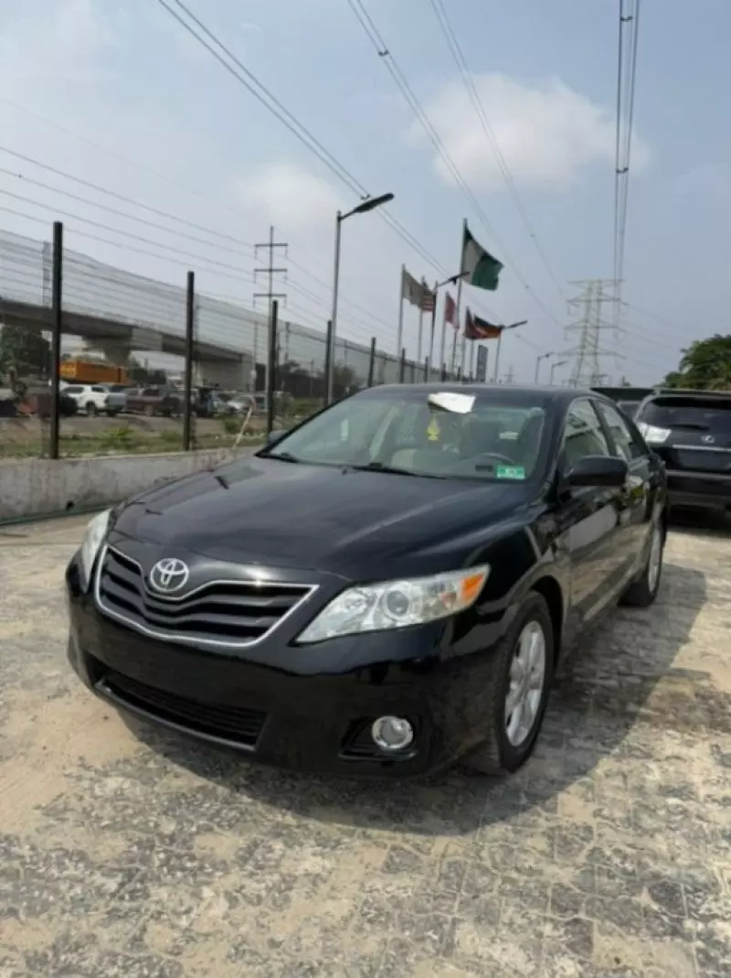 Toyota Camry - 2011