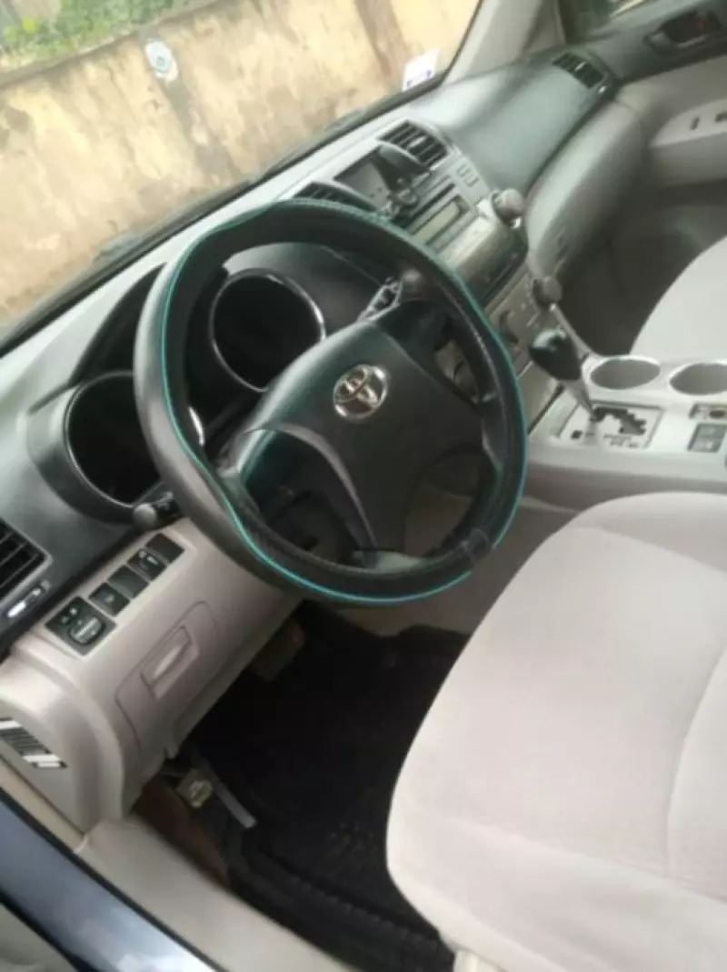 Toyota Highlander   - 2009