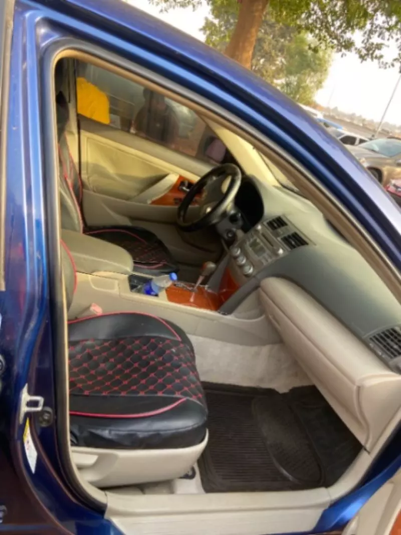 Toyota Camry   - 2009