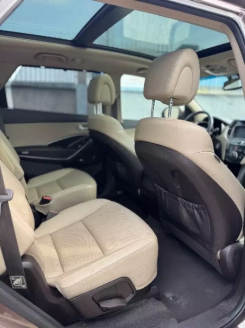 Hyundai Santa Fe   - 2015