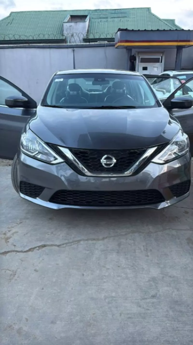Nissan Sentra   - 2017