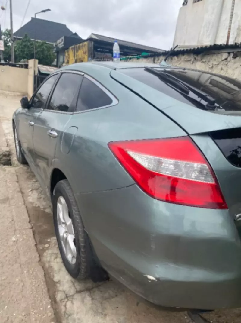Honda Crosstour   - 2010