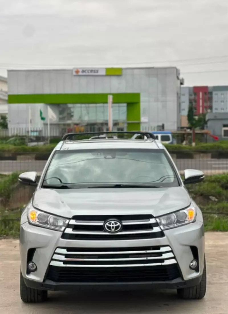 TOYOTA Highlander   - 2019