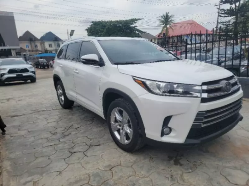Toyota Highlander   - 2018