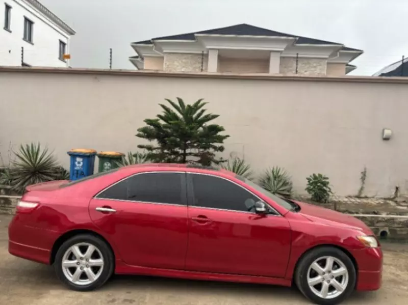 Toyota Camry   - 2007